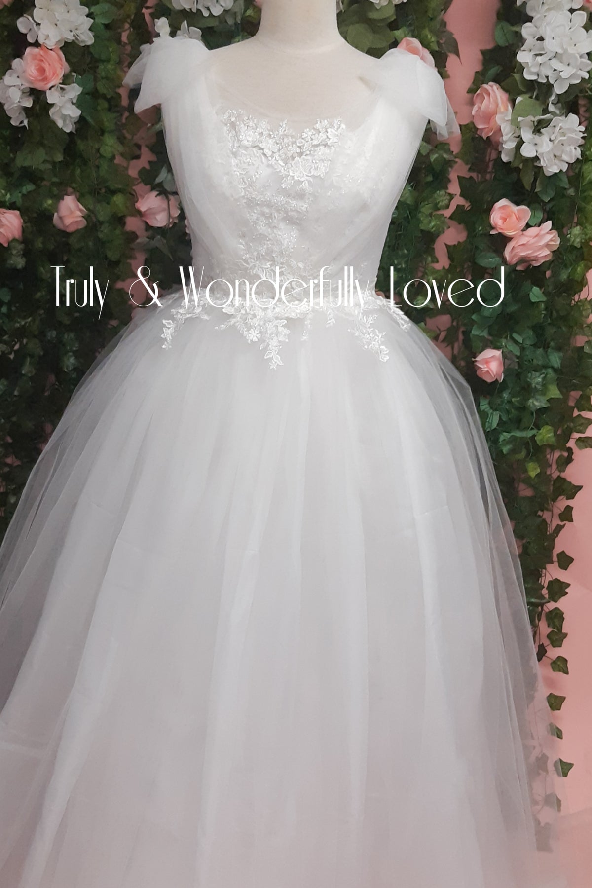 Elegant  Bow Sleeves Gown